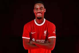 分析：格拉文贝赫横空出世，掌控中场节奏-华体会体育