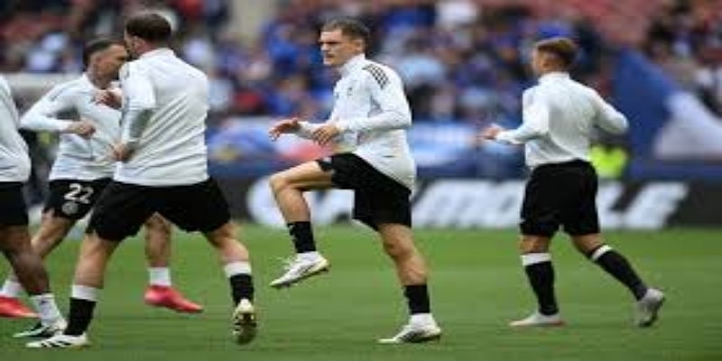 辉煌的职业旅程：从安菲尔德到布拉德福德的传奇-华体会体育